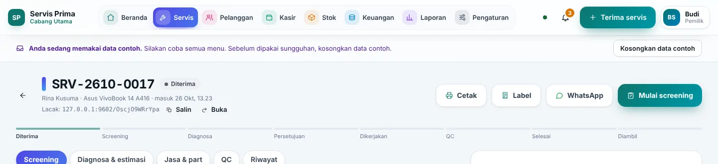 Link lacak di halaman servis, dan indikator Pelacakan terkirim di bilah atas